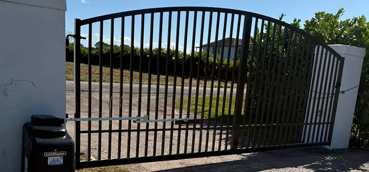 Driveway Fence Repair Naperville